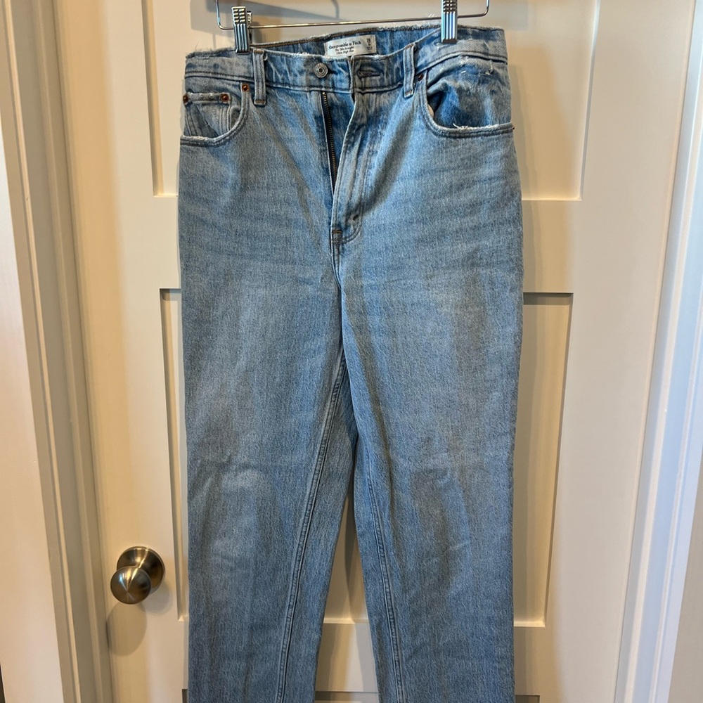 A&F Split Hem 90s Straight Ultra High Rise